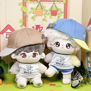 20cm Baumwolle Puppenkleidung Sportanzüge, Plüsch Puppenkleidung (Oberteile + Hosen + Baseballmütze Outfit)