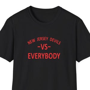 T-shirt Devils du New Jersey contre tout le monde, T-shirt de hockey Devils, T-shirt Devils du NJ, cadeau pour supporter de l'équipe