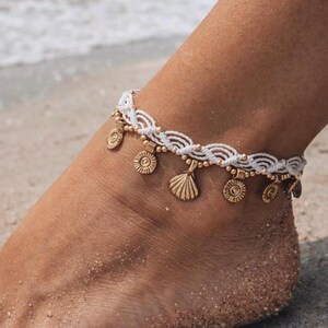 Cavigliera boho in macramè - Gioielli hippie per momenti speciali, ciondolo in ottone, bracciale