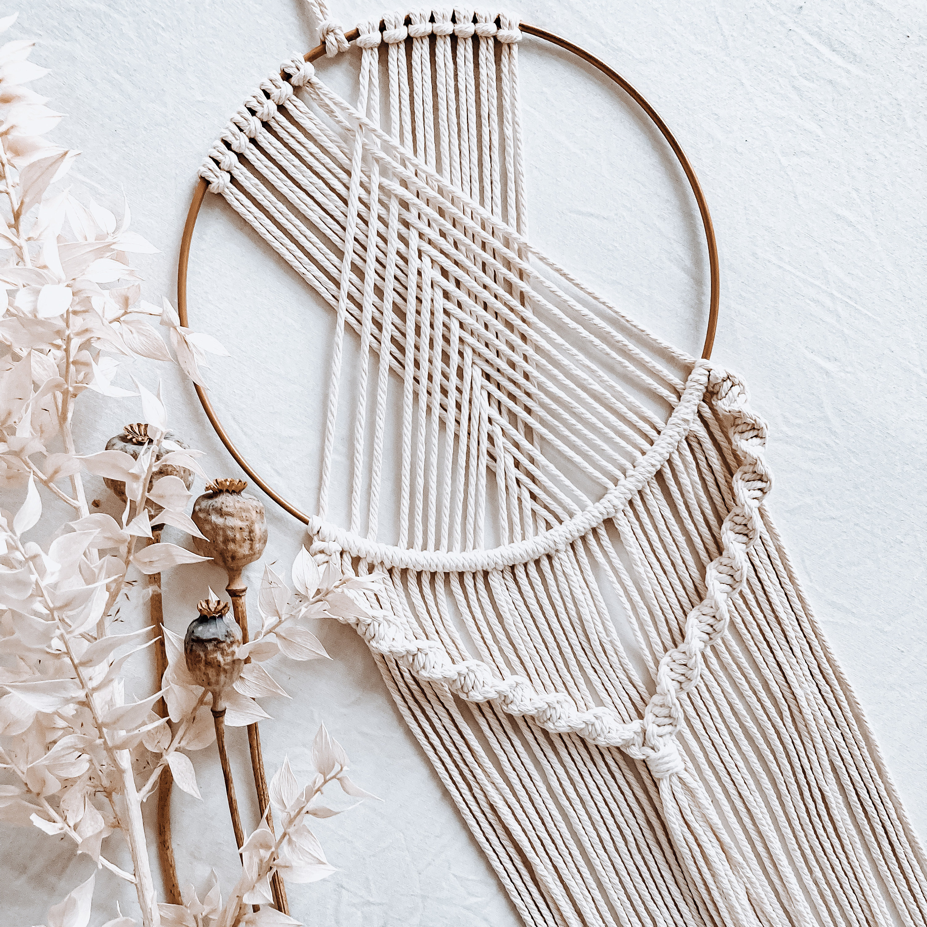 Macrame dream catcher/ wall hanging - the perfect boho chic interior and wall decoration