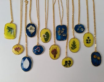 Ukraine Jewelry with Dried Flowers, Ukraine pendant, art from Ukranian sellers, I stand with Ukraine, sunflower, artists from ukraine