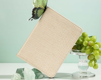 Beige Crocodile Pattern Personalized Leather Kindle paperwhite 6.8“ Case, KPW 3/4/5 Leather Case, All New Kindle Case, Kindle 6" Case Cover