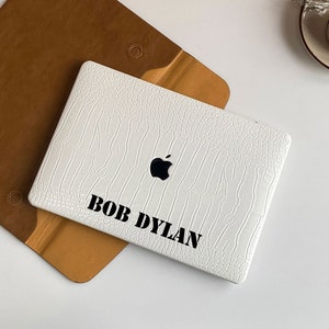 White Crocodile Pattern MacBook Hard Protective Case For Macbook Air 11/13 Pro13/14/15/16 Personalized Name A2681 2338 2008-2022Laptop