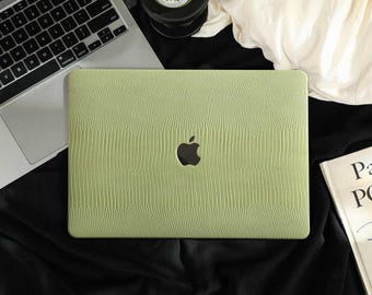 Funda protectora de cuero verde matcha para MacBook Air 11/13 Pro13/14/15/16 con nombre personalizado A2337 2338 A2941 2008-2024.
