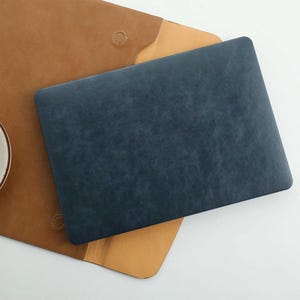Étui MacBook en cuir bleu pierre pour Macbook Air 13, étui Pro 13 14 15 16, nom personnalisé pour ordinateur portable A2779 2780 2008-2024