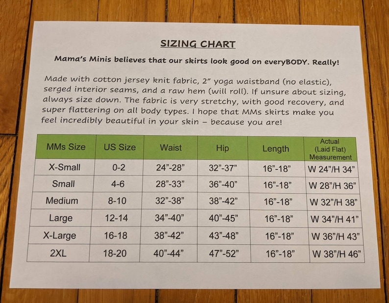 Puede incluir: Tabla de tallas para faldas Mama's Minis, que muestra las medidas en pulgadas para la cintura, la cadera y la longitud. La tabla incluye tallas desde XS hasta 2XL, con las tallas estadounidenses correspondientes y las medidas reales en plano.