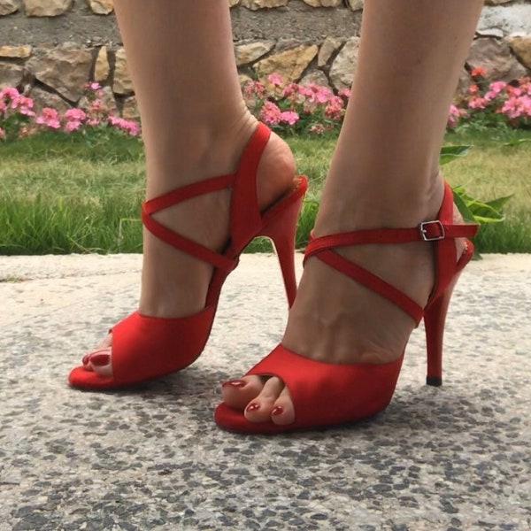 Chaussures de tango MG : Latin, Salsa, Tango, talons de danse de salon parfaits pour les mariages ! Hauteurs de talon, tailles et couleurs personnalisées disponibles !