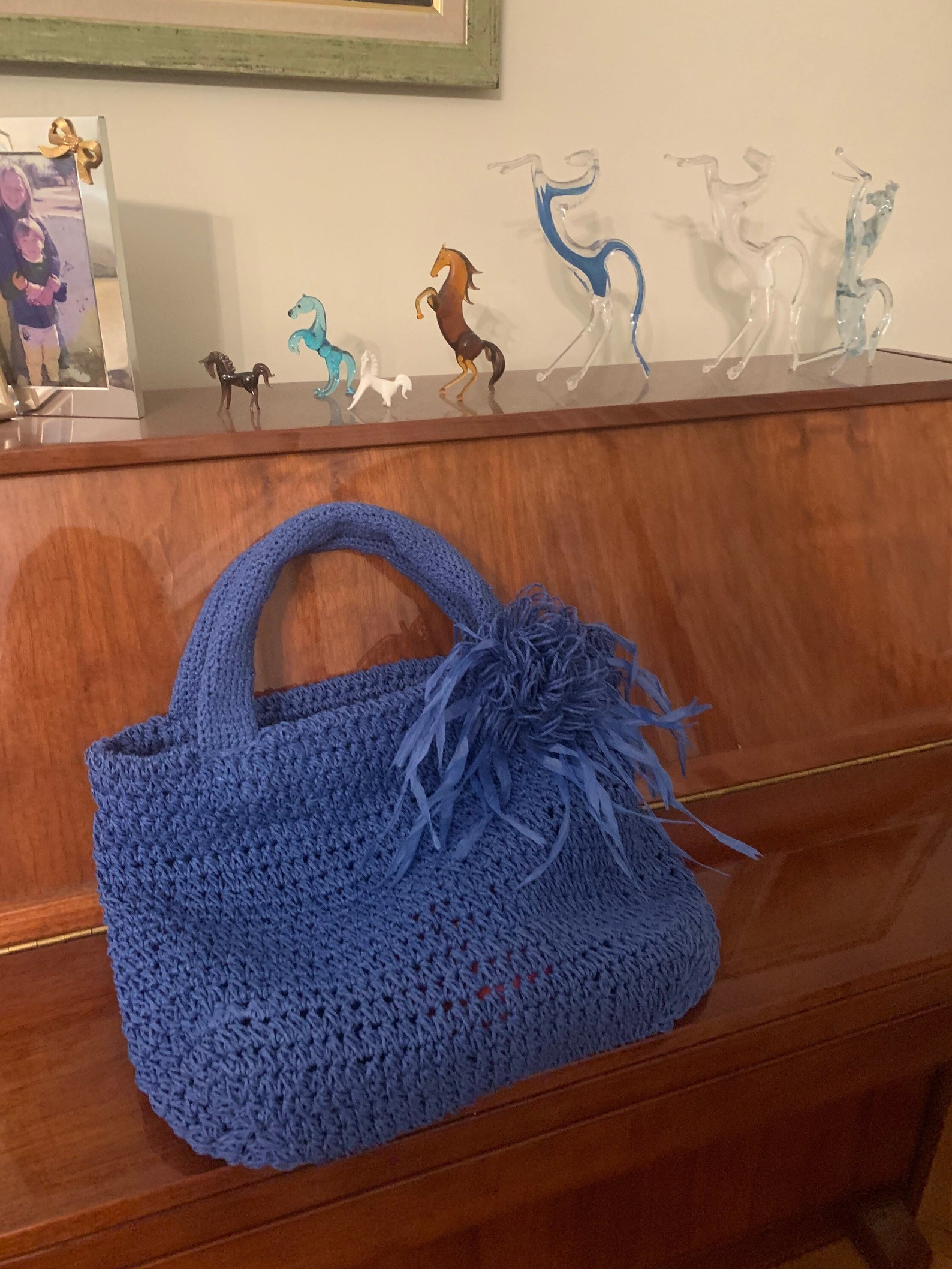 Embracing the Rustic Charm of Raffia Beach Totes to Keep it Natural