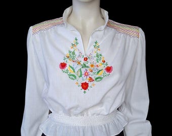 1940s Vintage Hungarian Blouse Top, White Floral Embroidered Szarvasi Vegyes Háziipari Szövetkezet UK 6/8 - VFG Member