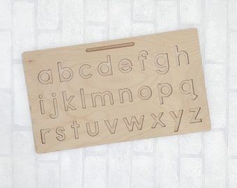 Panneau en bois d’alphabet de traçage