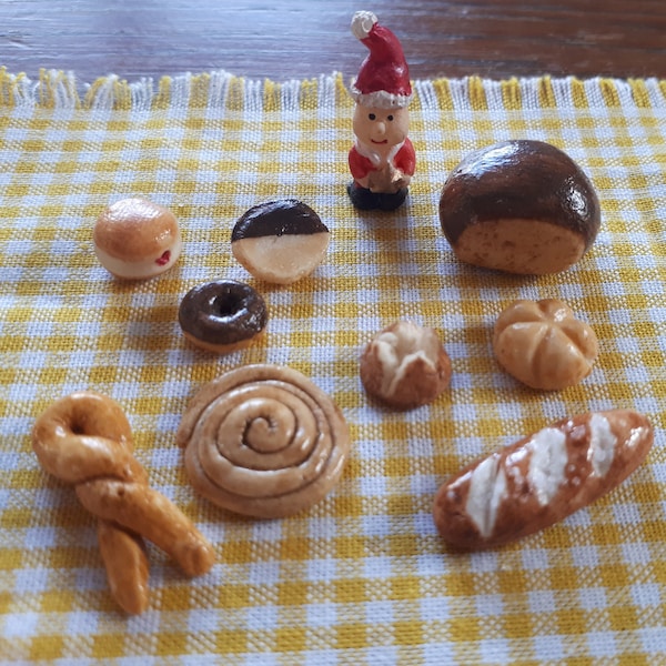 Mini baked goods for the doll's house or the mini shop