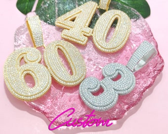 Collar con colgante de números grandes y diamantes de circonita cúbica personalizado, cadena con letras grandes en bloque, joyería de rapero y hip hop, regalo personalizado para él/ella
