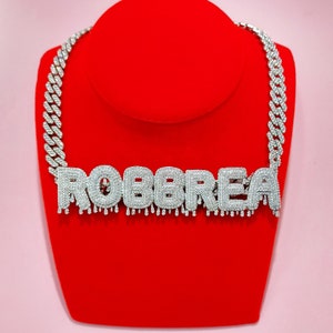 Gargantilha com placa de identificação de letra gotejada PERSONALIZADA, etiqueta de nome brilhante com corrente cubana, joias e acessórios de baile femininos, colar com nome personalizado