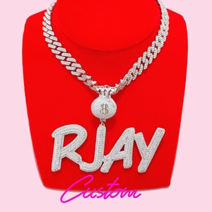 Catena con ciondolo con targhetta personalizzata con nome e borsa per soldi ghiacciata, collana con lettere personalizzate con diamanti CZ, gioielli hip hop personalizzati, regalo di compleanno