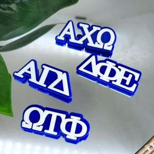 Benutzerdefinierte griechische Buchstaben Brosche, Greeklife Anstecknadeln, Sorority Kapitel Name Pin, Schwester / Bruder Geschenke, Sorority Geschenke