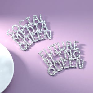 ANPASSAD broschnål med citatord och välvda linjer, damaccessoarer, personlig kavajnål med bokstäver, present till mamma/mormor, jubileumspresent