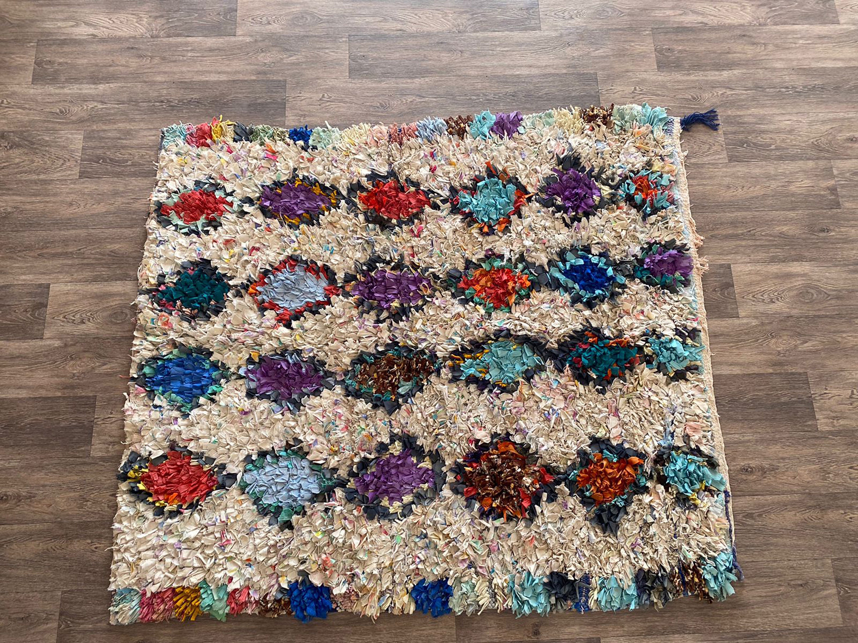 Small Vintage Berber Rug: Handwoven Moroccan Wool, 140x160cm