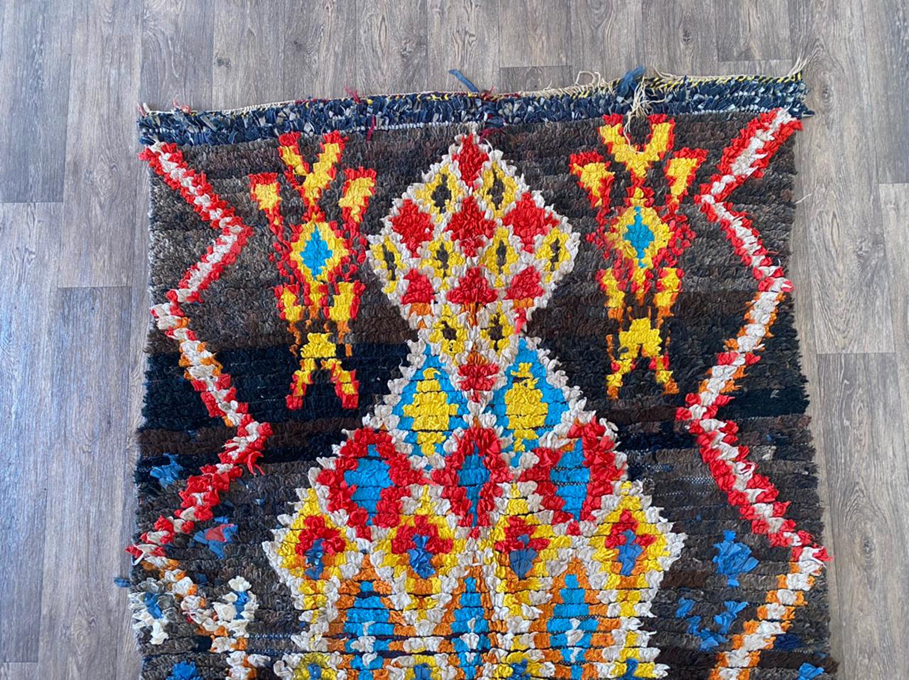 ヴィンテージ ベルベルラグ：手織りモロッコカーペット、幾何学模様