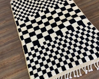 Black and white moroccan checkered rug - flatwoven checkered runner - moroccan berber rug - hallway rug checkered - beni ourain runner rug.