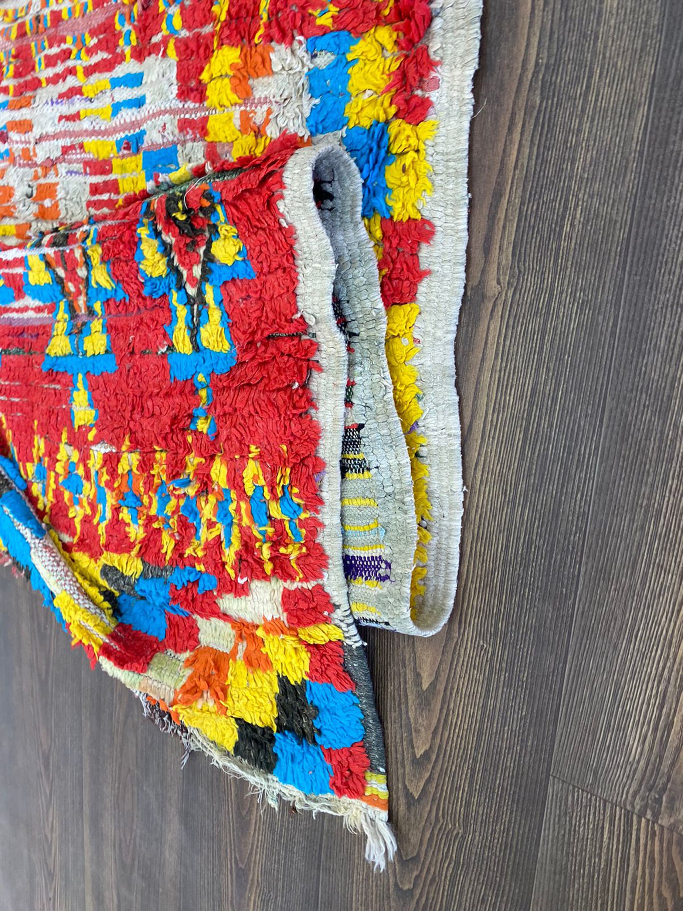 ヴィンテージ ベルベルラグ：手織りモロッコ絨毯、抽象的な多色