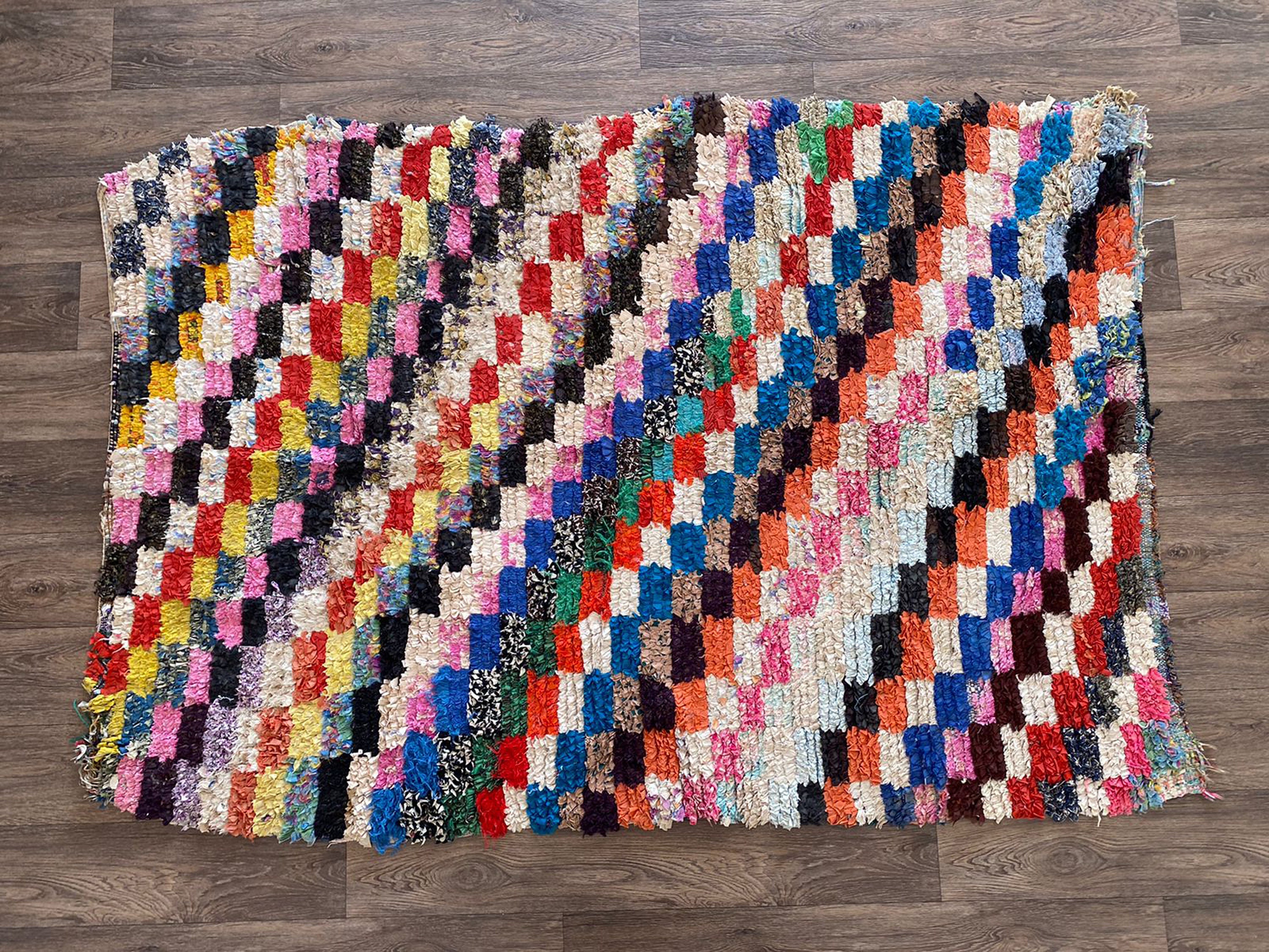 ヴィンテージ モロッコ ブシュロイット ラグ：マルチカラー チェック柄