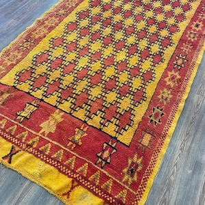 YELLOW Moroccan Rug - Authentic Beni Ourain Wool Rug - Berber Area Rug - 5.6x10.7 FT