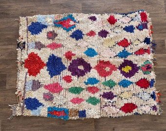 Vintage Moroccan Boucherouite Rug: Colorful Berber, Boho Home Decor (155x120cm)
