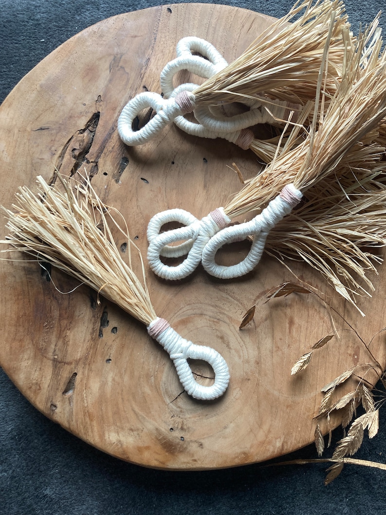 Liesel, cat toy, cat game, natural cat toy, cat activity image 5