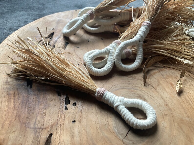 Liesel, cat toy, cat game, natural cat toy, cat activity image 4