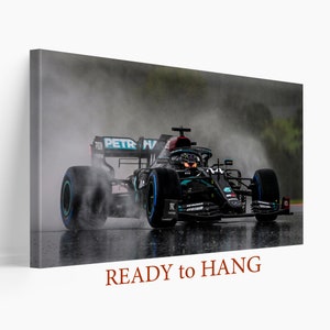 Wydruk na płótnie z samochodem Lewisa Hamiltona, prezent dla fana Mercedesa, sztuka ścienna na płótnie F1, prezent dla fana F1, prezent dla fana Hamiltona, obraz Lewisa Hamiltona
