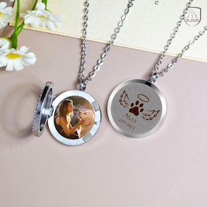 Diamond Round Locket Necklace with Photo,Pet Memorial Locket,Pet Memorial Gift,Dog Mom Jewelry,Pet Keepsake Necklace,Pet Lover Gift