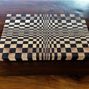 3D optical illusion end grain cutting board