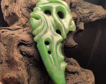 Unusual vibrant green Himalayan nephrite Jade "chimeras illusion" pendant