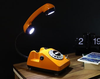 Telefoonlamp uit de jaren 60, handgemaakte bureaulamp met vintage roterende telefoon, designerlamp, uniek cadeau, thuiskantoordecor, retro tafellamp