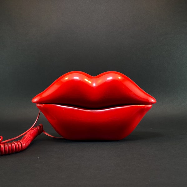 1990s Pop Art Lips Telephone, Vintage Red Lip Telephone, Kiss-Shaped Novelty Landline Phone, Rare and Collectible, Unique Gift Idea