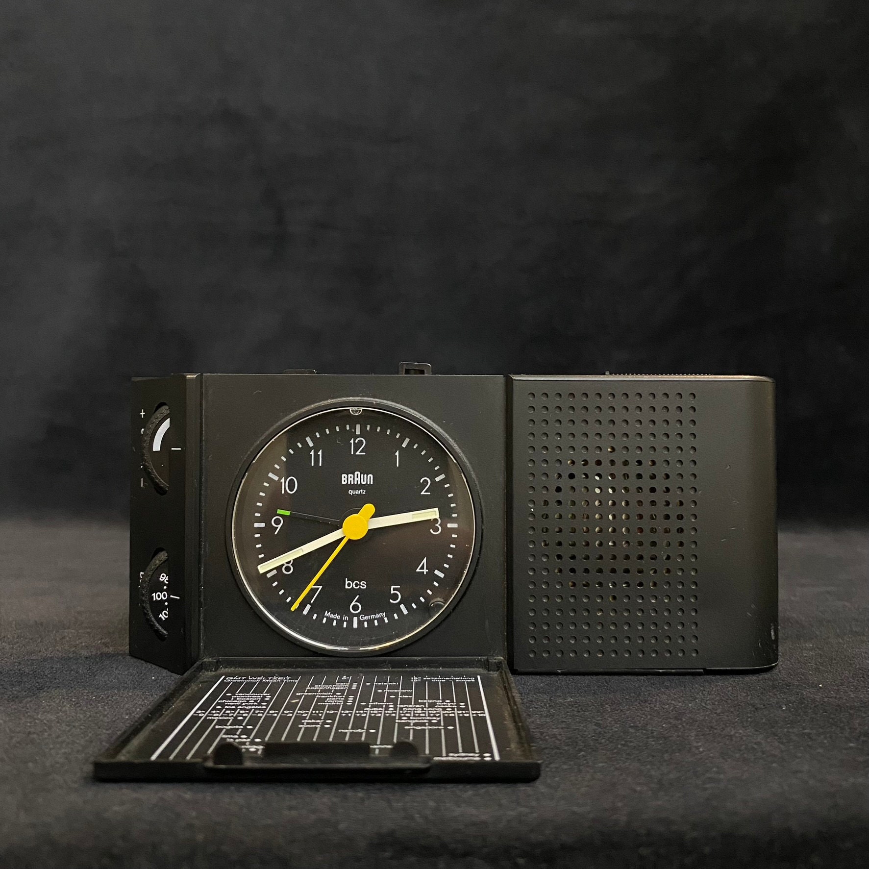 Vintage Braun Radio Clock, sveglia, Made in Germany, modello raro e da  collezione, perfettamente funzionante -  Italia