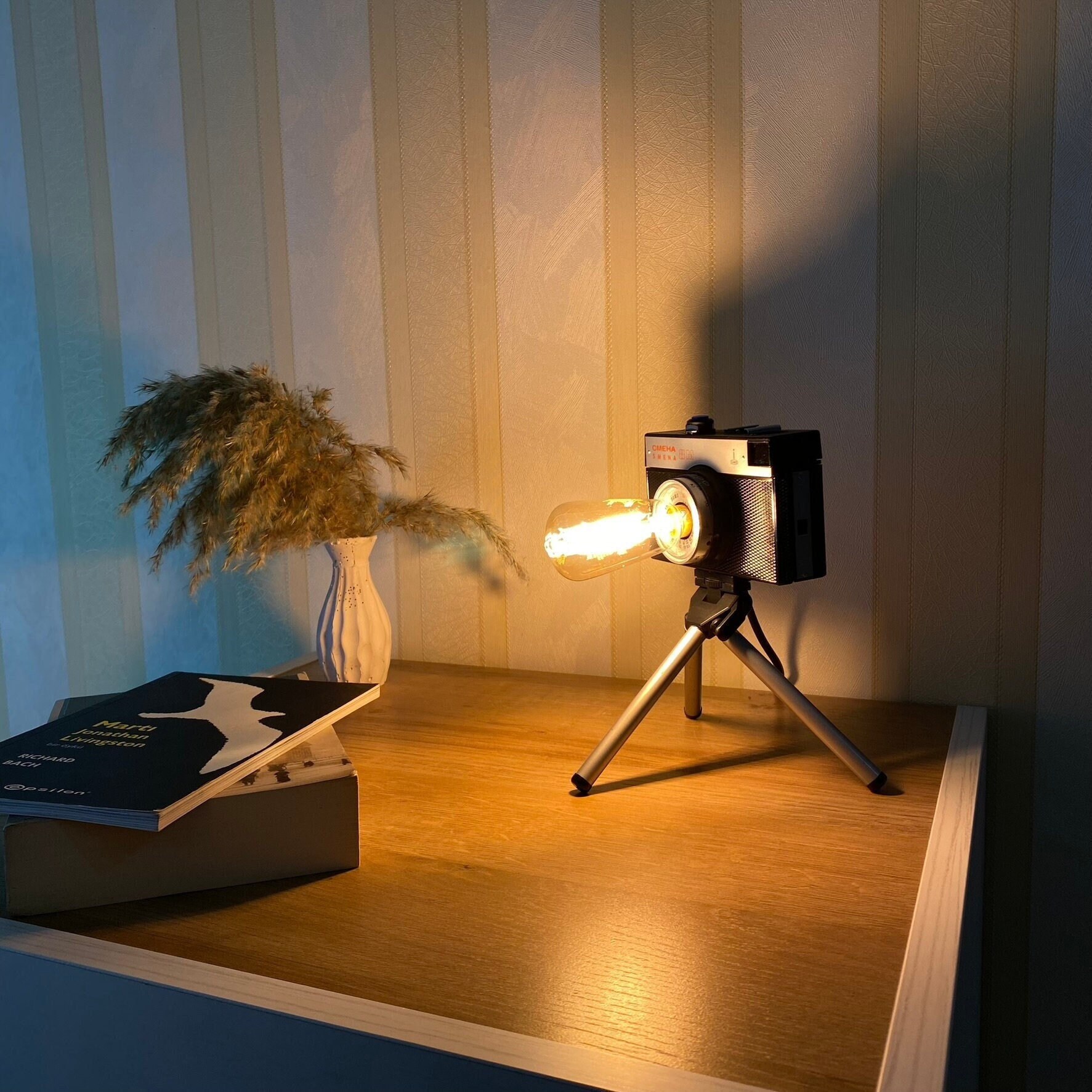 Camera tripod lamp deals