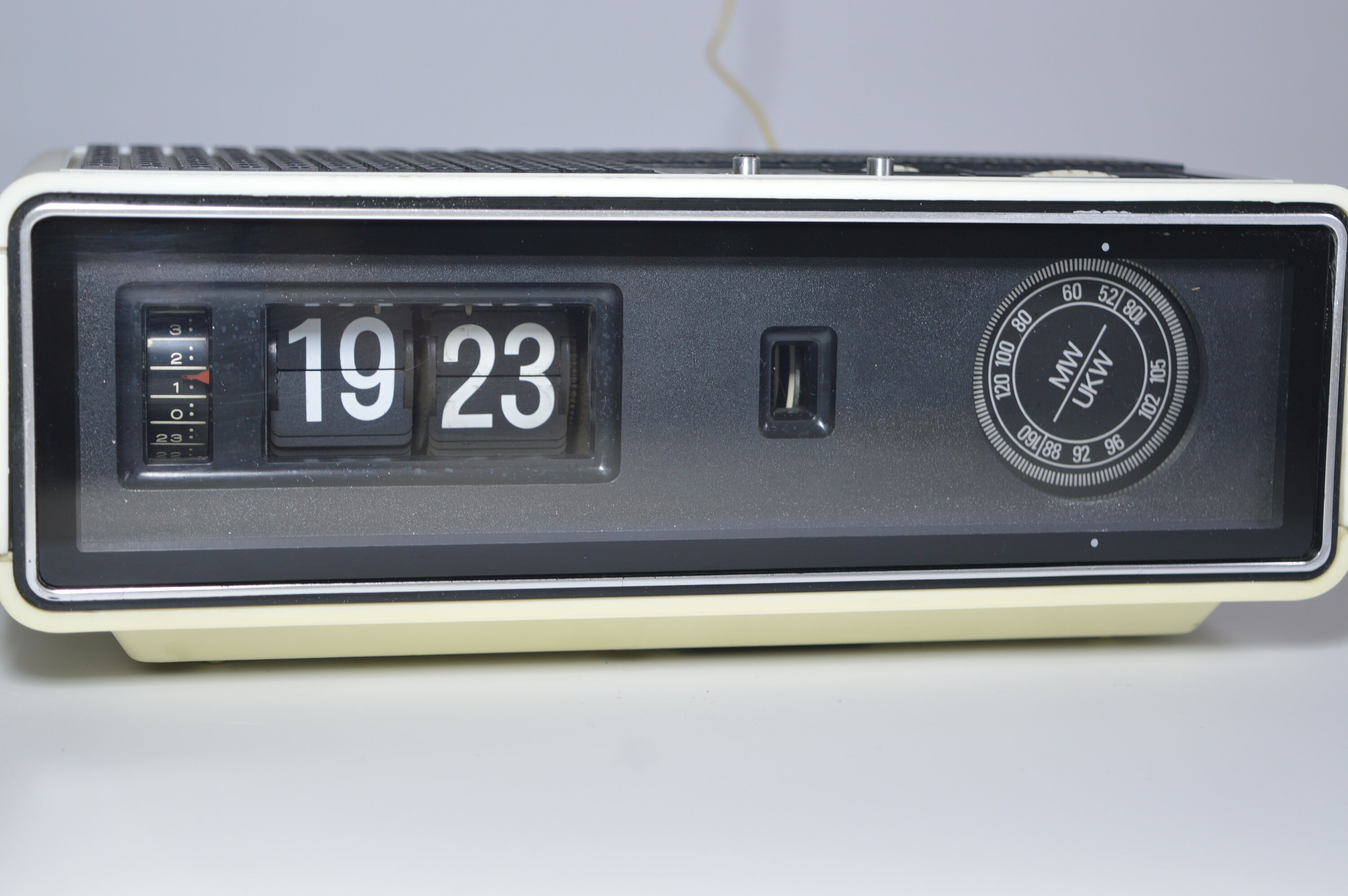 Vintage Flip Clock Radio and Alarm Etsy