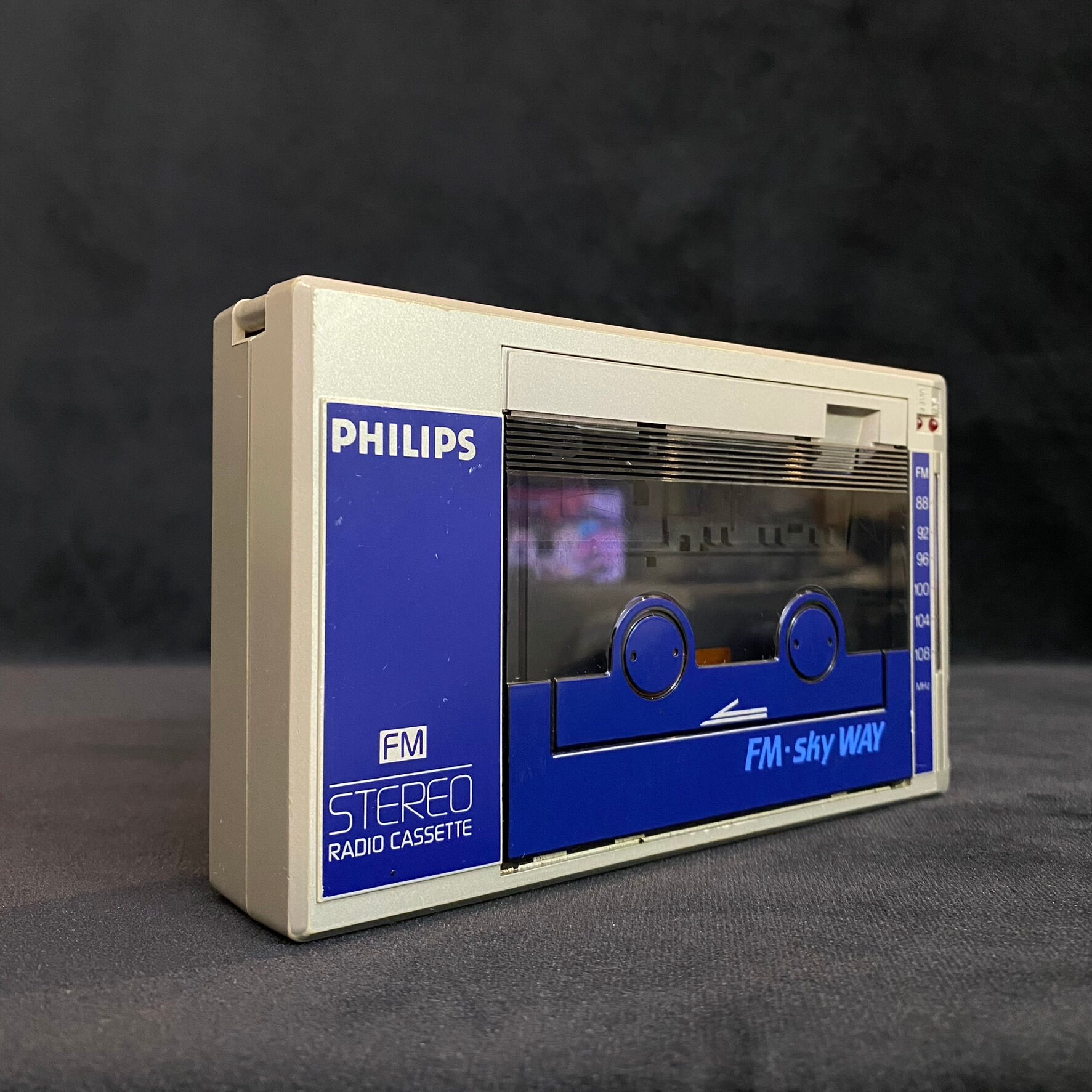 Vintage PHILIPS Walkman Cassette Player, FM Band Radio, Vintage