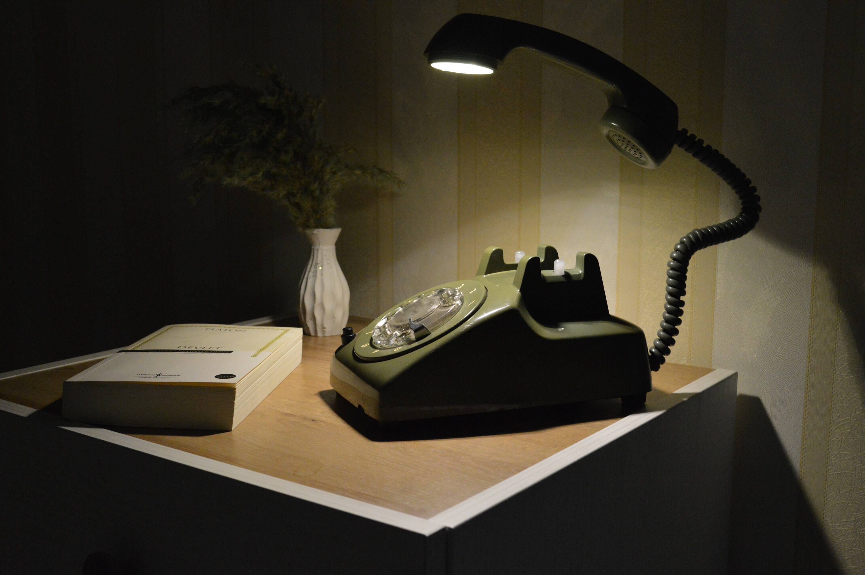 Old sale phone lamp