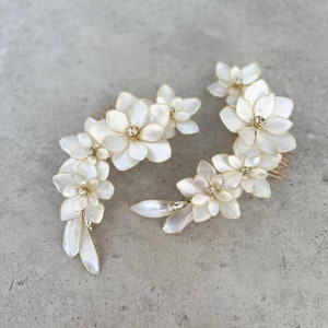 Bridal flowers headpiece,bridal hair comb,fairy tale,country wedding,beach wedding,for bride,hair clip,hair accessories