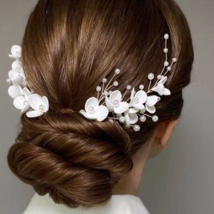 White porcelain bridal hairpiece,porcelain bridal hair clip with pearls,hair clip with porcelain flowers,bridal hair pins,bridal headpiece