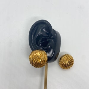 Lanvin Germany ear clips vintage round noble grooves gold plated haut Couture Paris stainless steel 1980s original gold designer rhinestones round