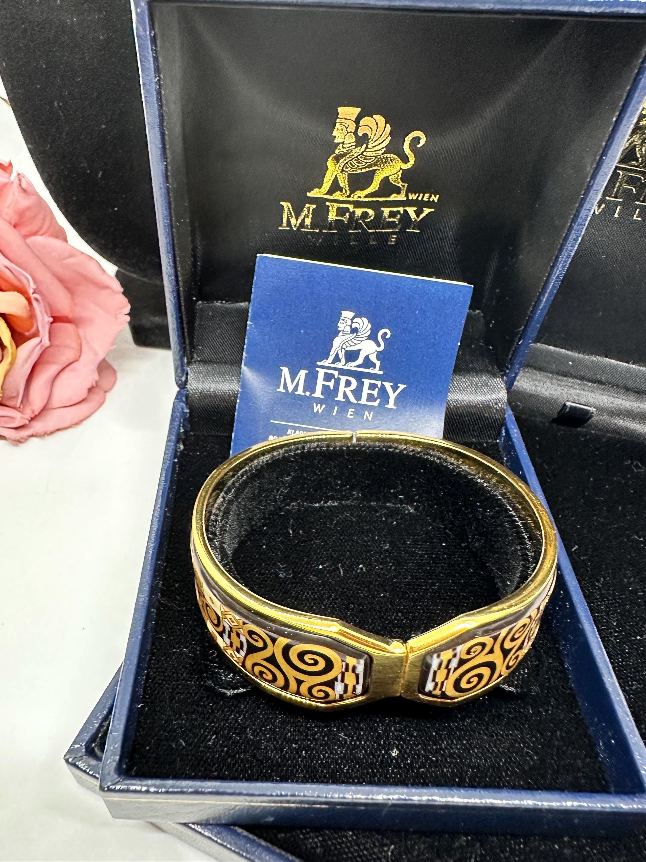 デザイナー、ミカエラ・フレイのチームジュエリーセット、ブラック 