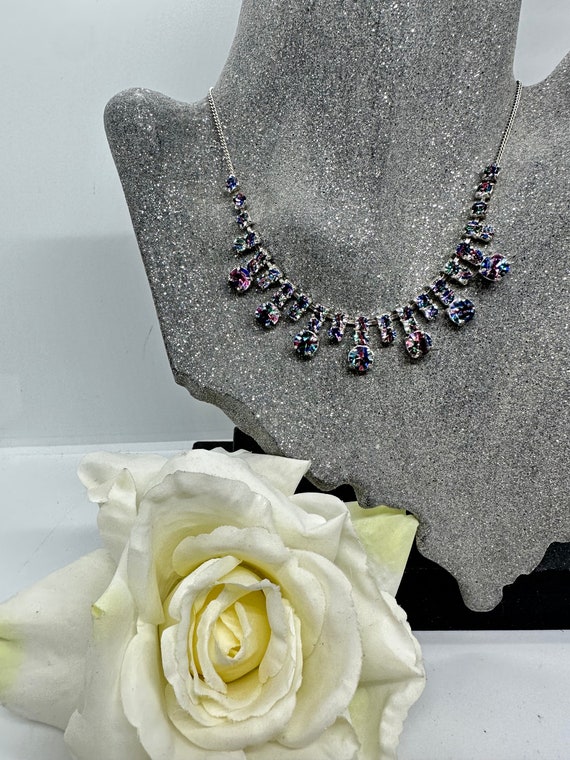 Collier Chanel vintage en métal doré : occasion certifiée authentique Collier Chanel vintage en métal doré : occasion certifiée authentique