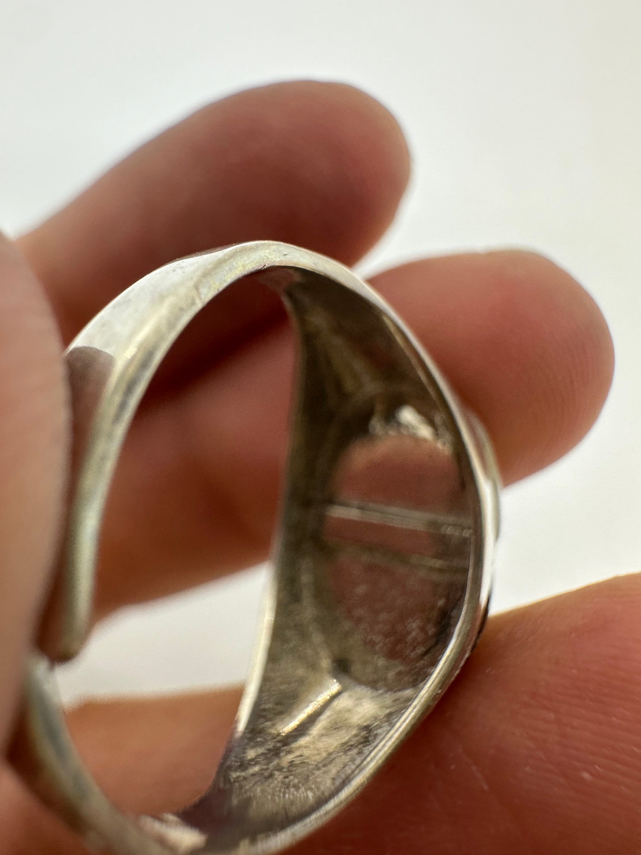 Vintage Ring 1970s Onyx Mother of Pearl Black White