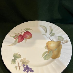 Mikasa Maxima “Belle Terre” round serving plate