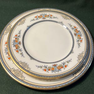 Minton Stanwood Set 1 Salad Plate- 2 dessert plates