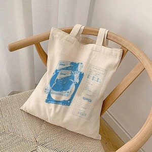 Wave to Earth Summer Flows Tote 