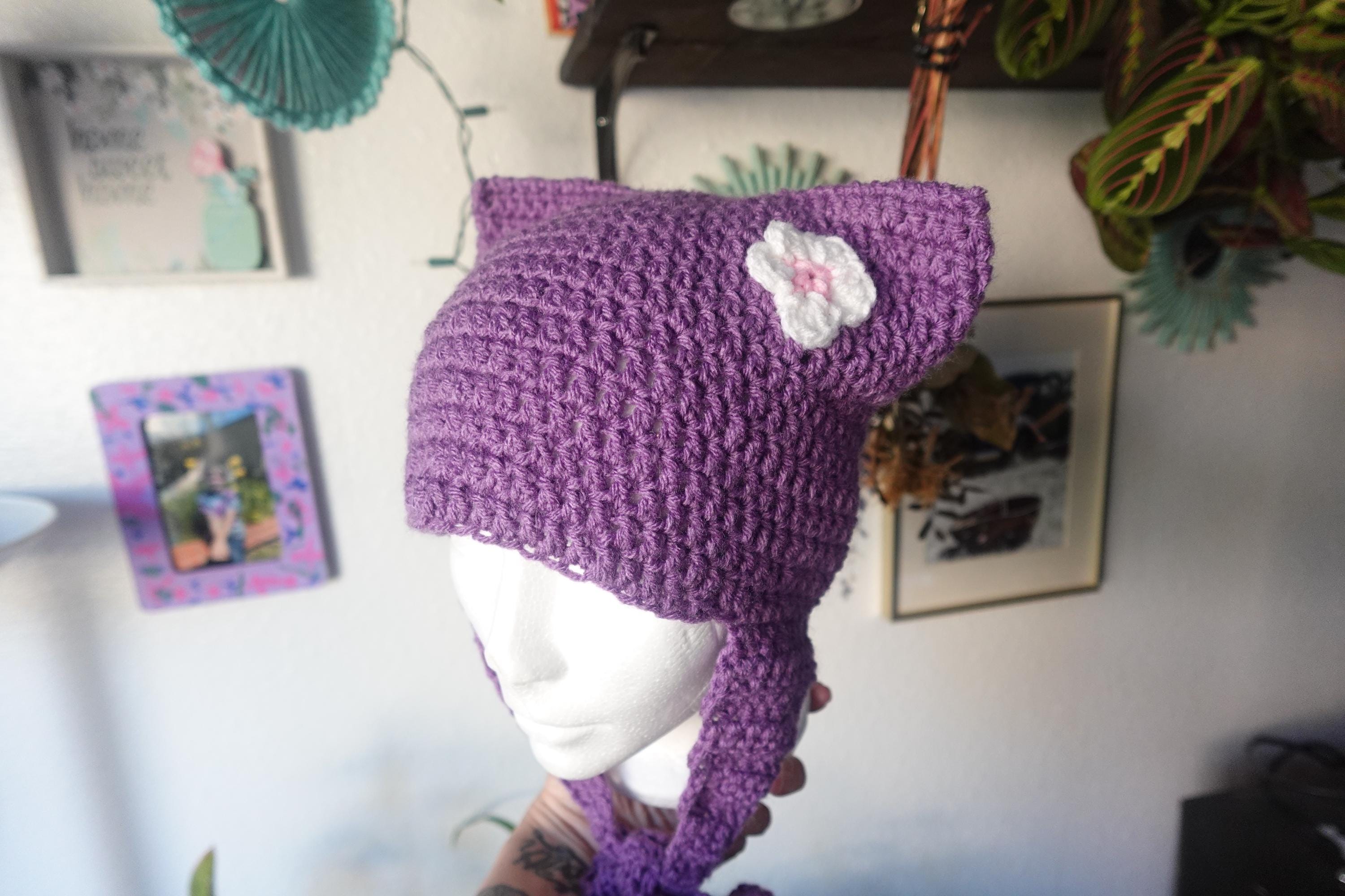 【未使用・美品】IKUMI 　イクミ　HORN HOODIE CAP 　猫耳帽子 Handmade Crochet Cat Ear Hood Hat With Ear Flaps | Cozy Anime